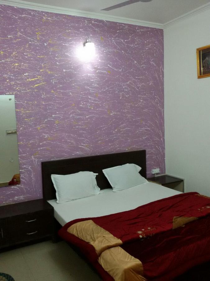 Hotel Aashiyana Агра Екстериор снимка