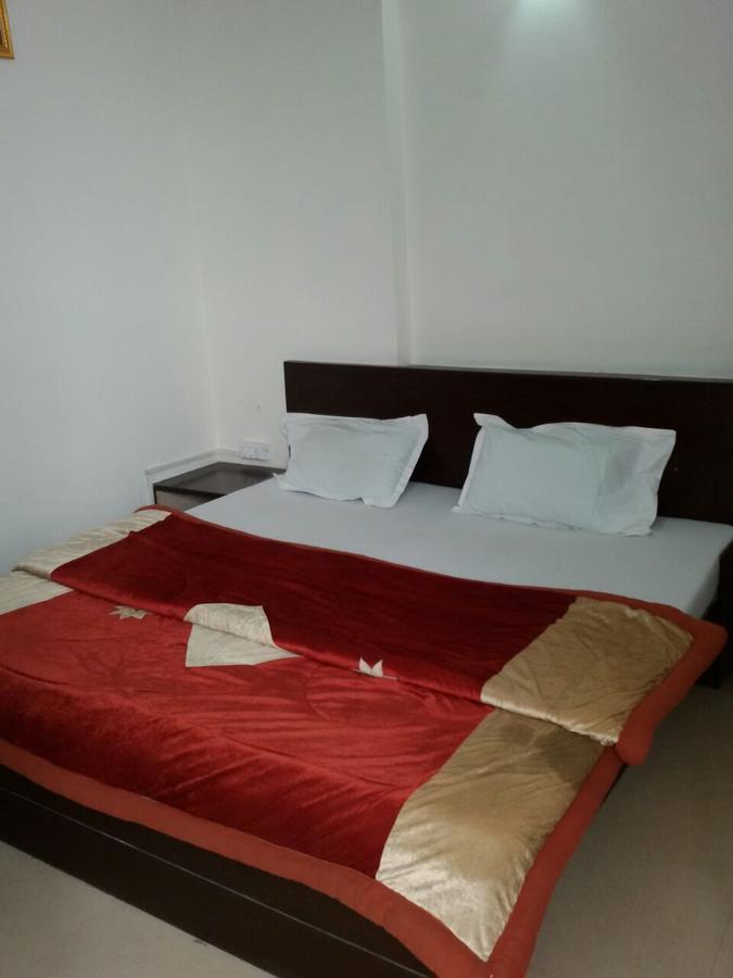 Hotel Aashiyana Агра Екстериор снимка
