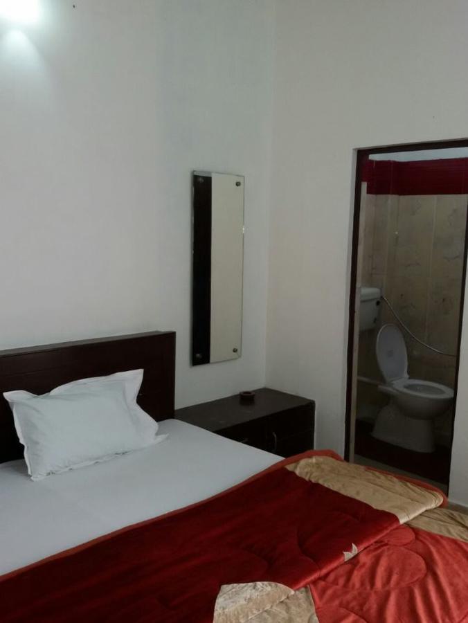 Hotel Aashiyana Агра Екстериор снимка