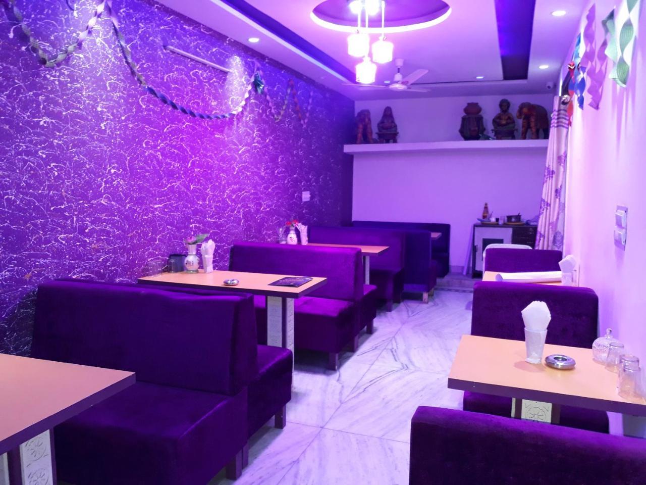 Hotel Aashiyana Агра Екстериор снимка